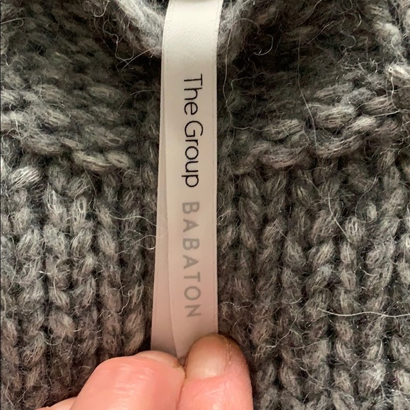 Cosy grey sweater from aritzia - Picture 5 of 8